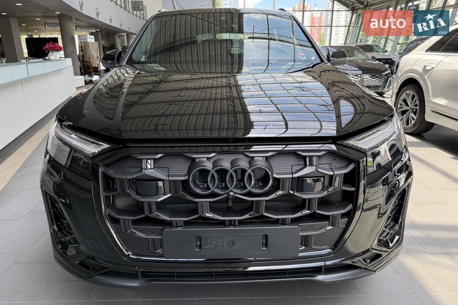 Audi Q7 - фото 1