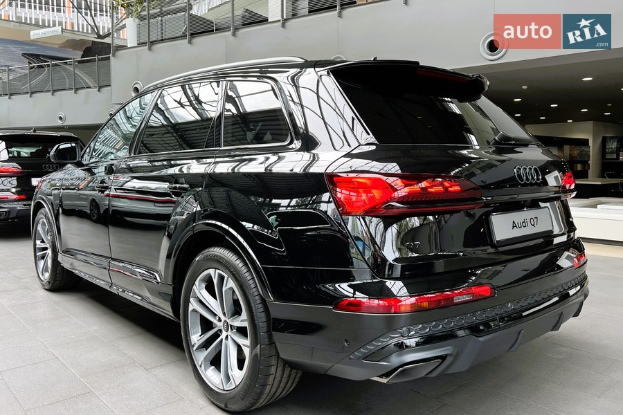 Audi Q7 - фото 6