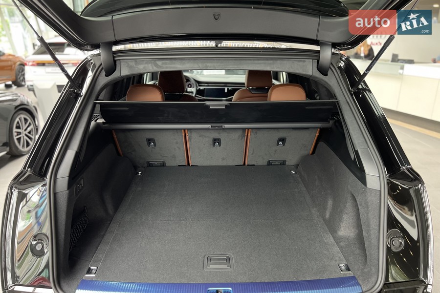 Audi Q7 - фото 35