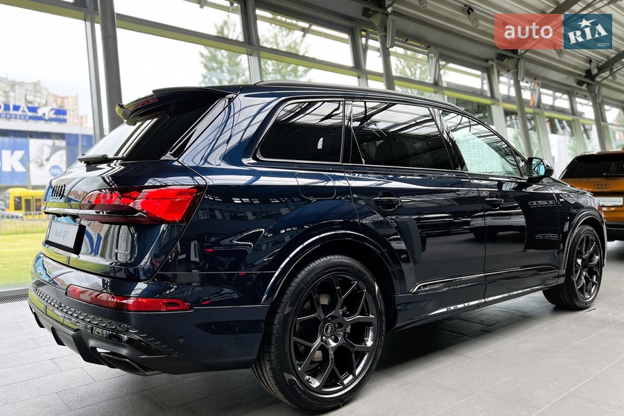 Audi Q7 - фото 7