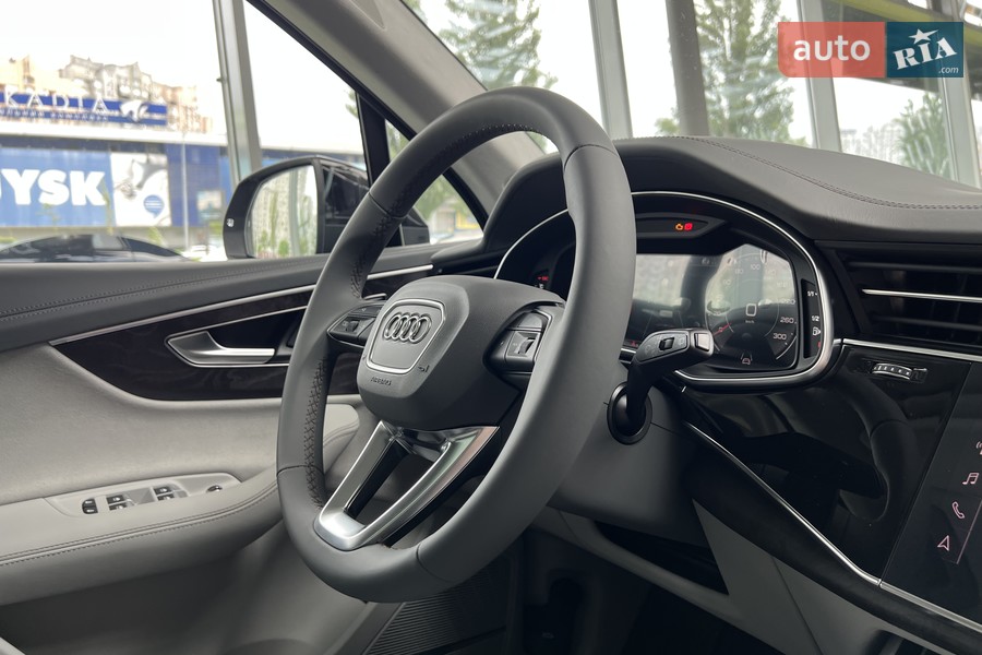 Audi Q7 - фото 19