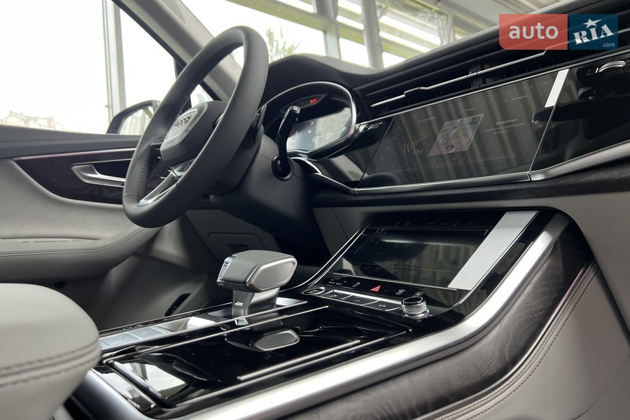 Audi Q7 - фото 17