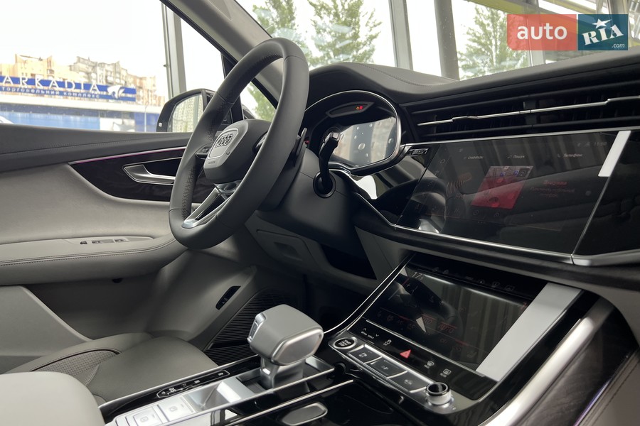 Audi Q7 - фото 18