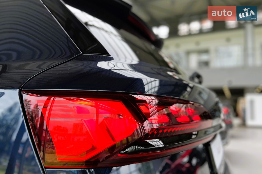 Audi Q7 - фото 10