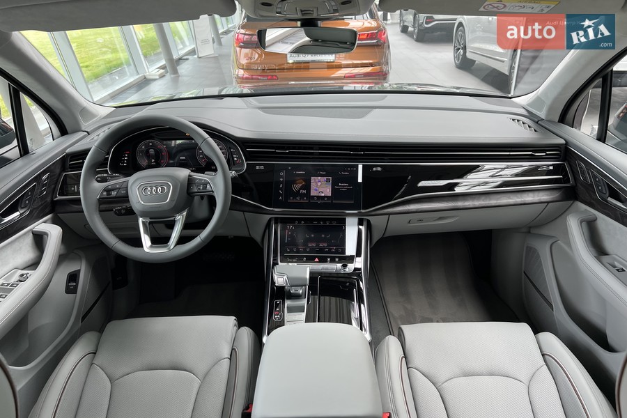 Audi Q7 - фото 35