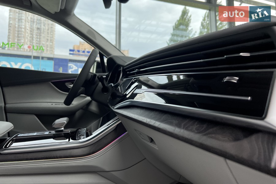 Audi Q7 - фото 45