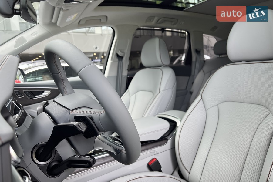 Audi Q7 - фото 29