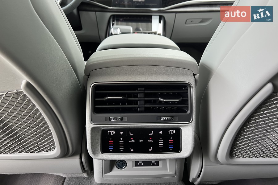 Audi Q7 - фото 34
