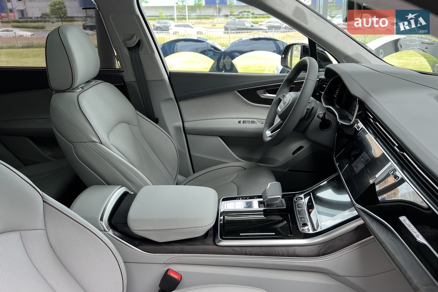 Audi Q7 - фото 46
