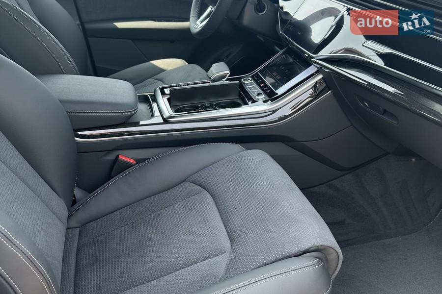 Audi Q7 - фото 27