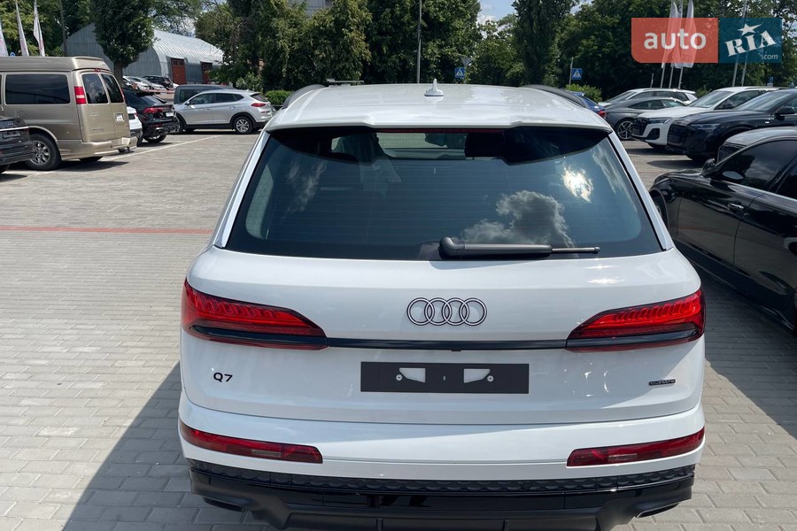 Audi Q7 - фото 8