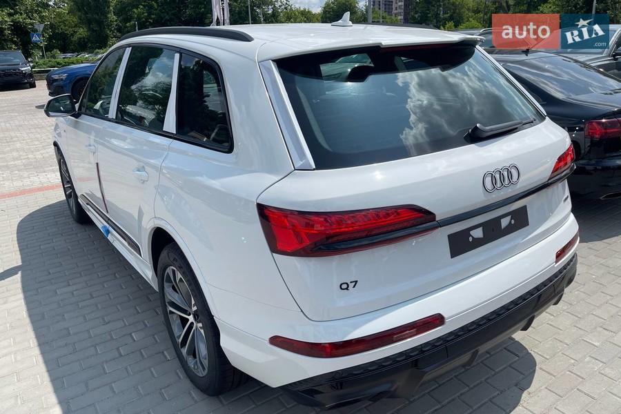 Audi Q7 - фото 6
