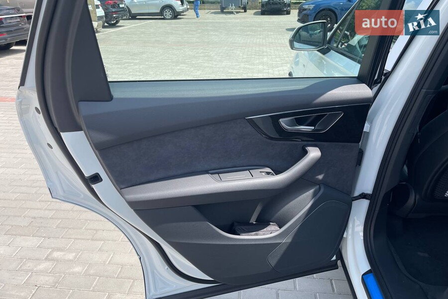 Audi Q7 - фото 21