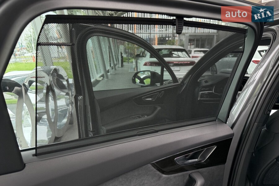 Audi Q7 - фото 9