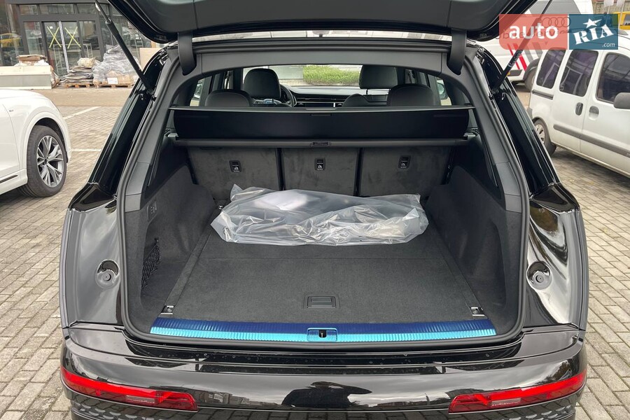Audi Q7 - фото 19