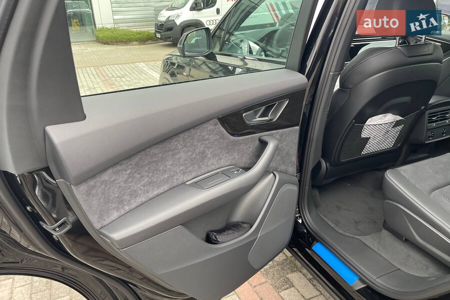 Audi Q7 - фото 14