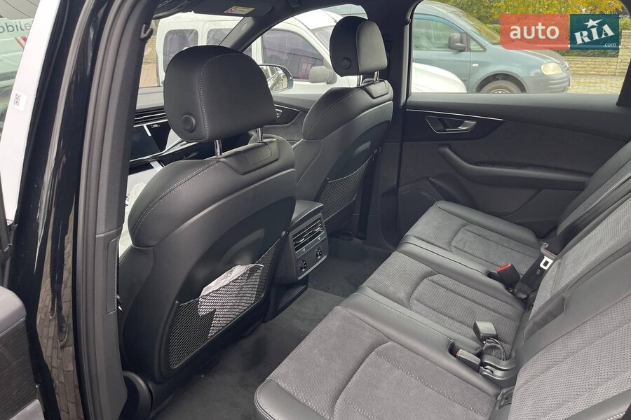 Audi Q7 - фото 16