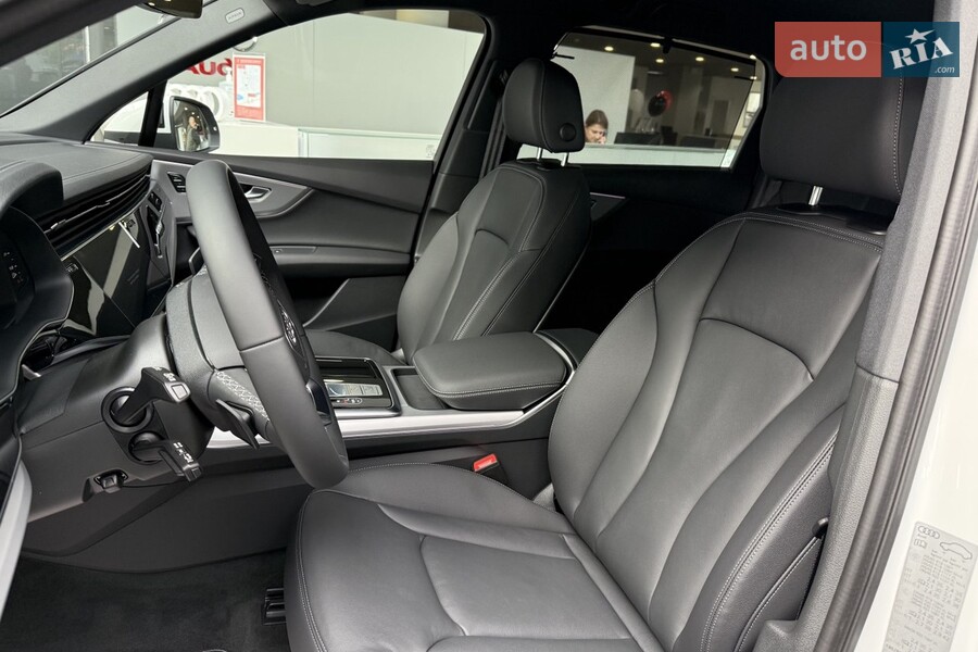 Audi Q7 - фото 7