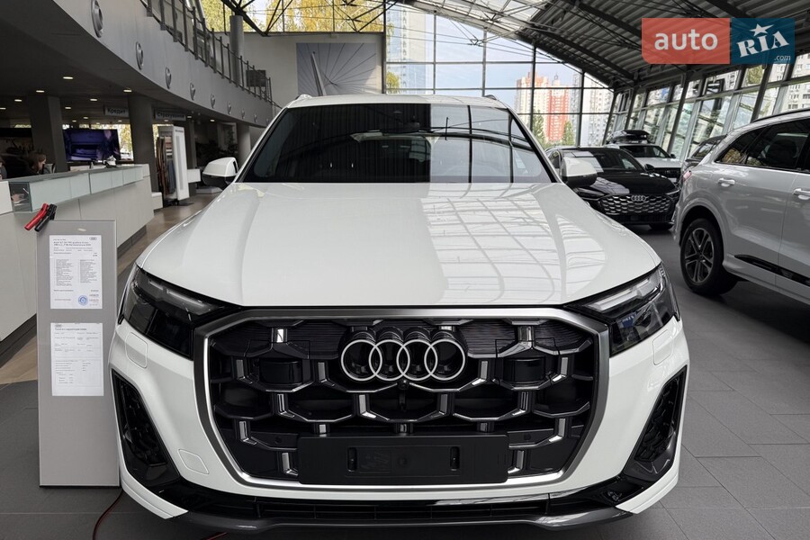 Audi Q7 - фото 1