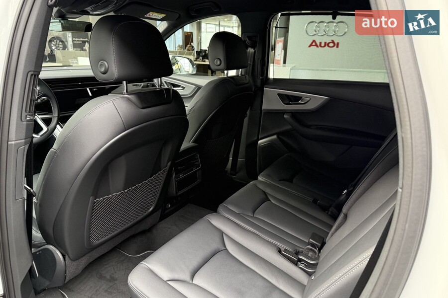 Audi Q7 - фото 9