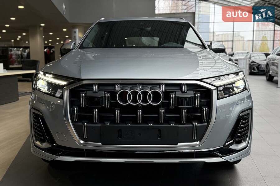 Audi Q7 - фото 1