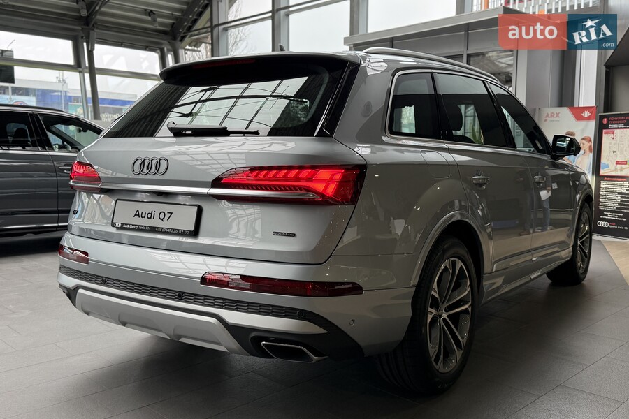 Audi Q7 - фото 6
