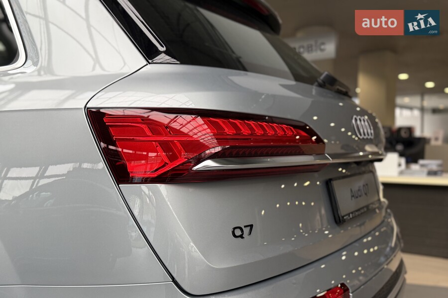 Audi Q7 - фото 9