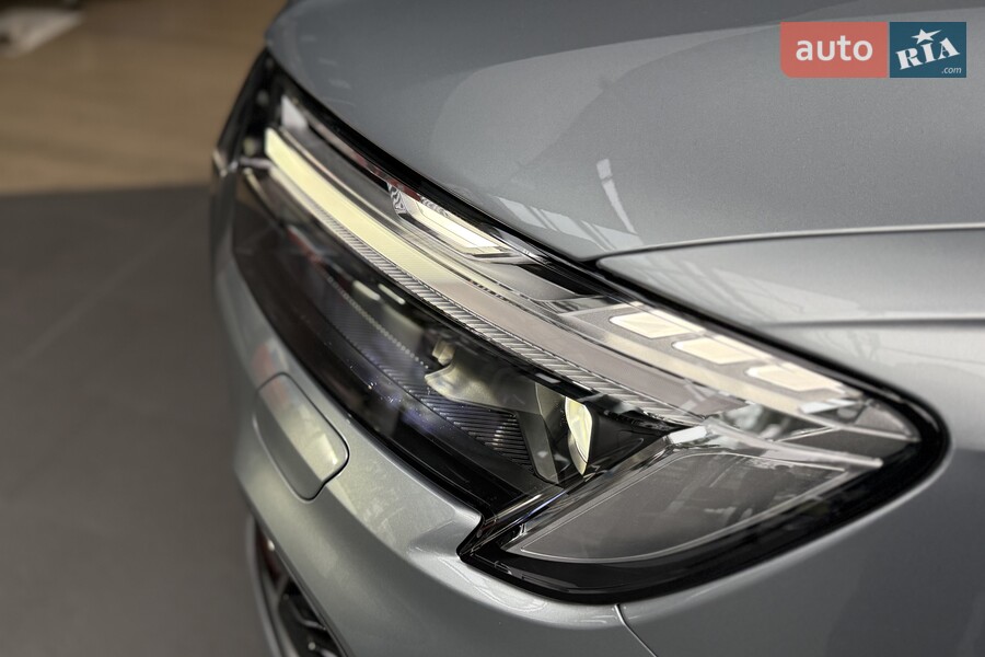 Audi Q7 - фото 8