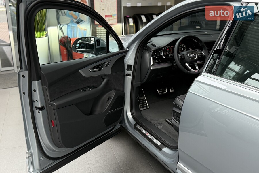 Audi Q7 - фото 15
