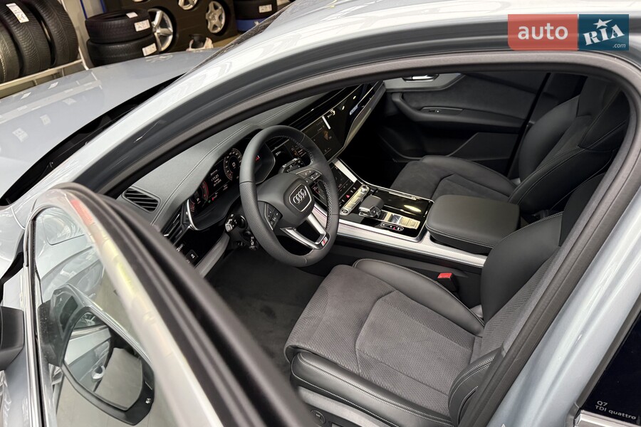 Audi Q7 - фото 17