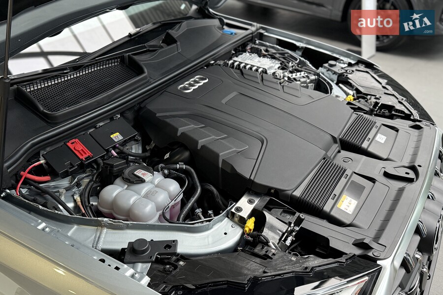 Audi Q7 - фото 28