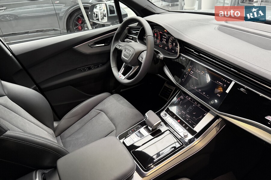 Audi Q7 - фото 24