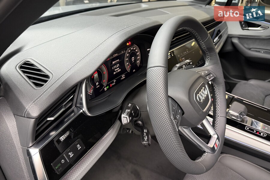 Audi Q7 - фото 27