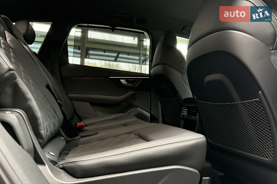 Audi Q7 - фото 12