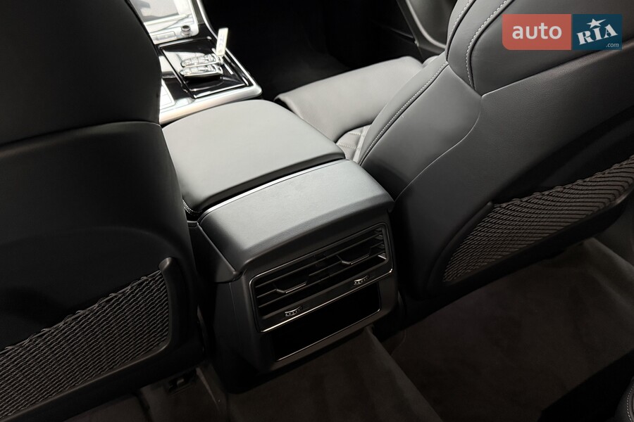 Audi Q7 - фото 15