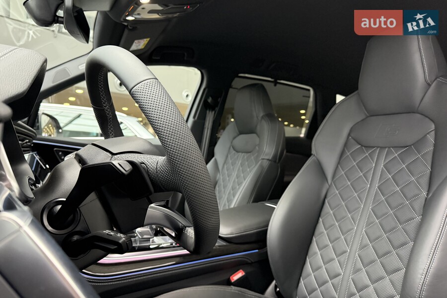 Audi Q7 - фото 16