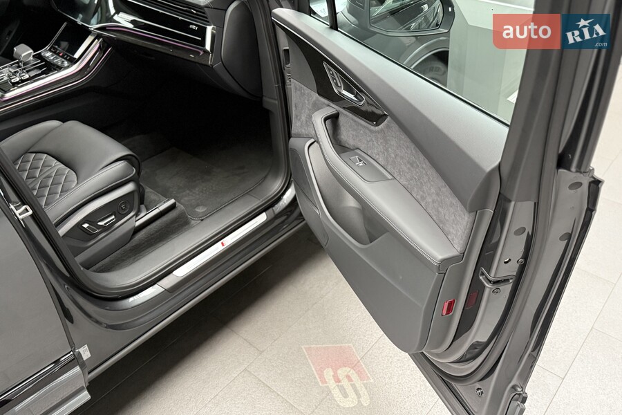 Audi Q7 - фото 17