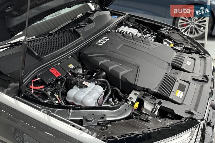 Audi Q7 - фото 23