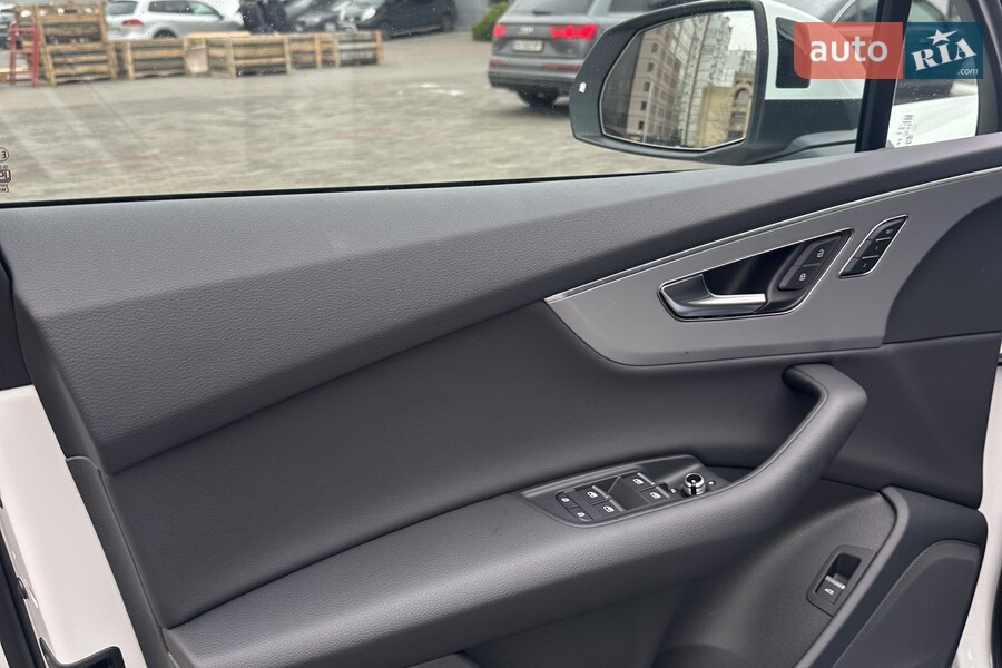 Audi Q7 - фото 3