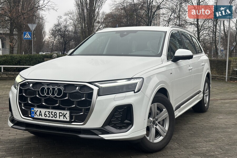 Audi Q7 - фото 1