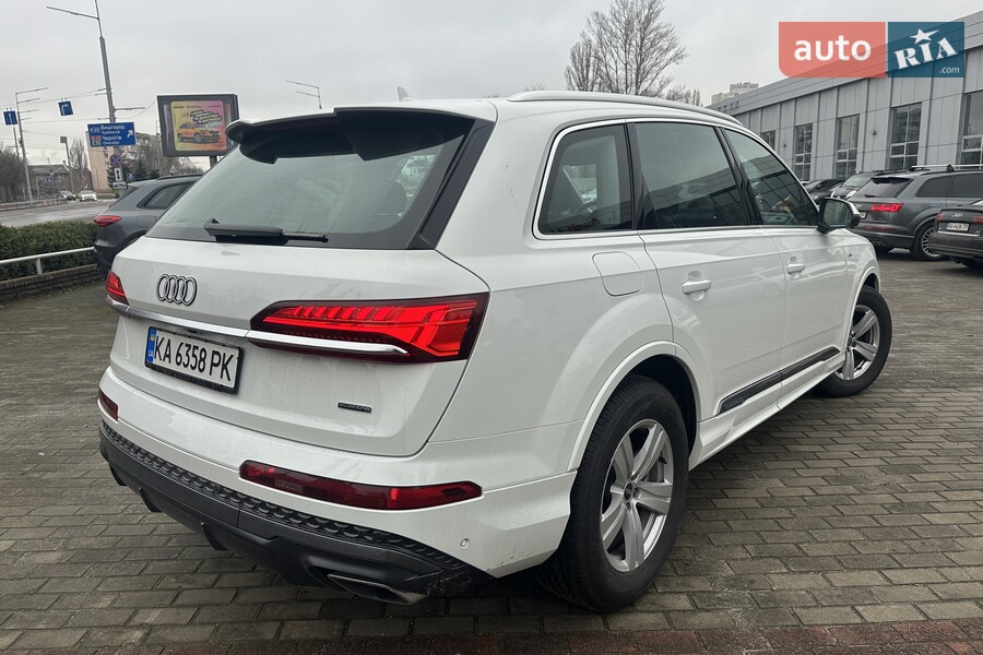 Audi Q7 - фото 5