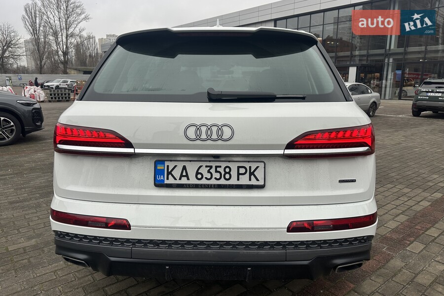 Audi Q7 - фото 6
