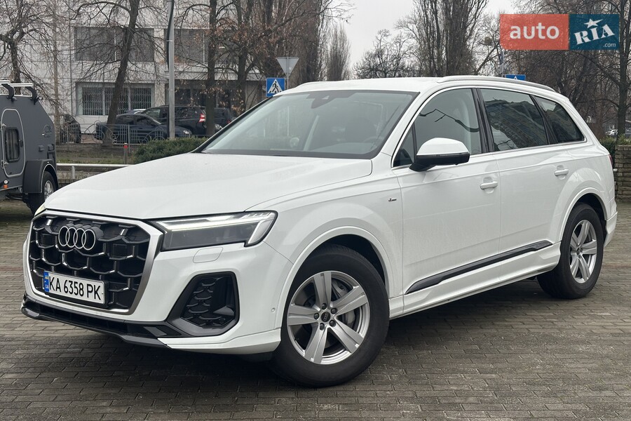 Audi Q7 - фото 9
