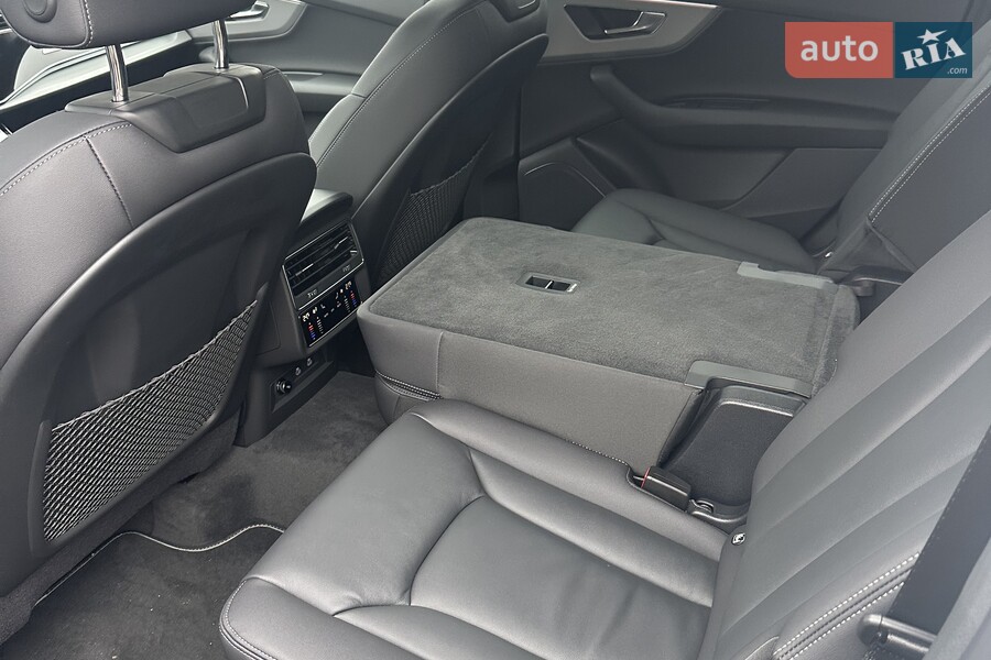 Audi Q7 - фото 15
