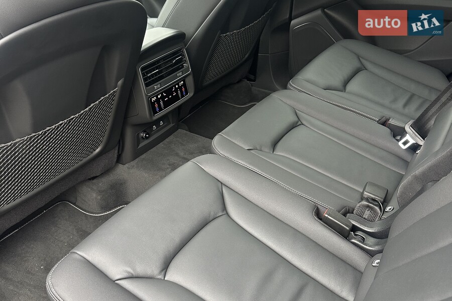 Audi Q7 - фото 18