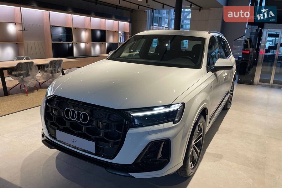 Audi Q7 - фото 1