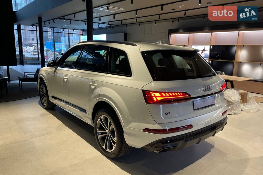 Audi Q7 - фото 7