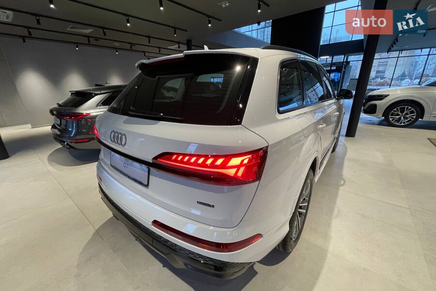 Audi Q7 - фото 6