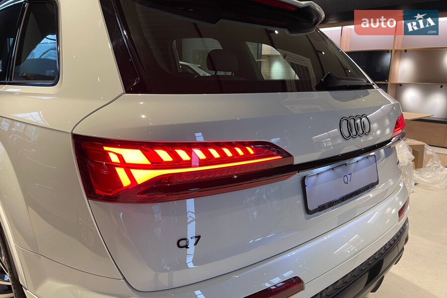 Audi Q7 - фото 10