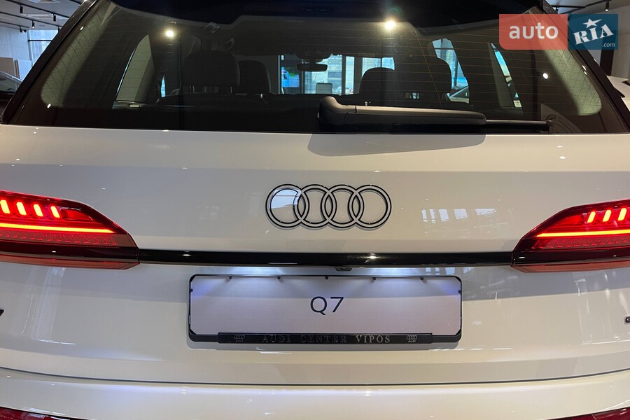 Audi Q7 - фото 12